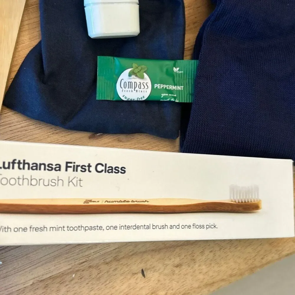 New Lufthanasa 9 piece amenities first class travel Vanity kit spa kit